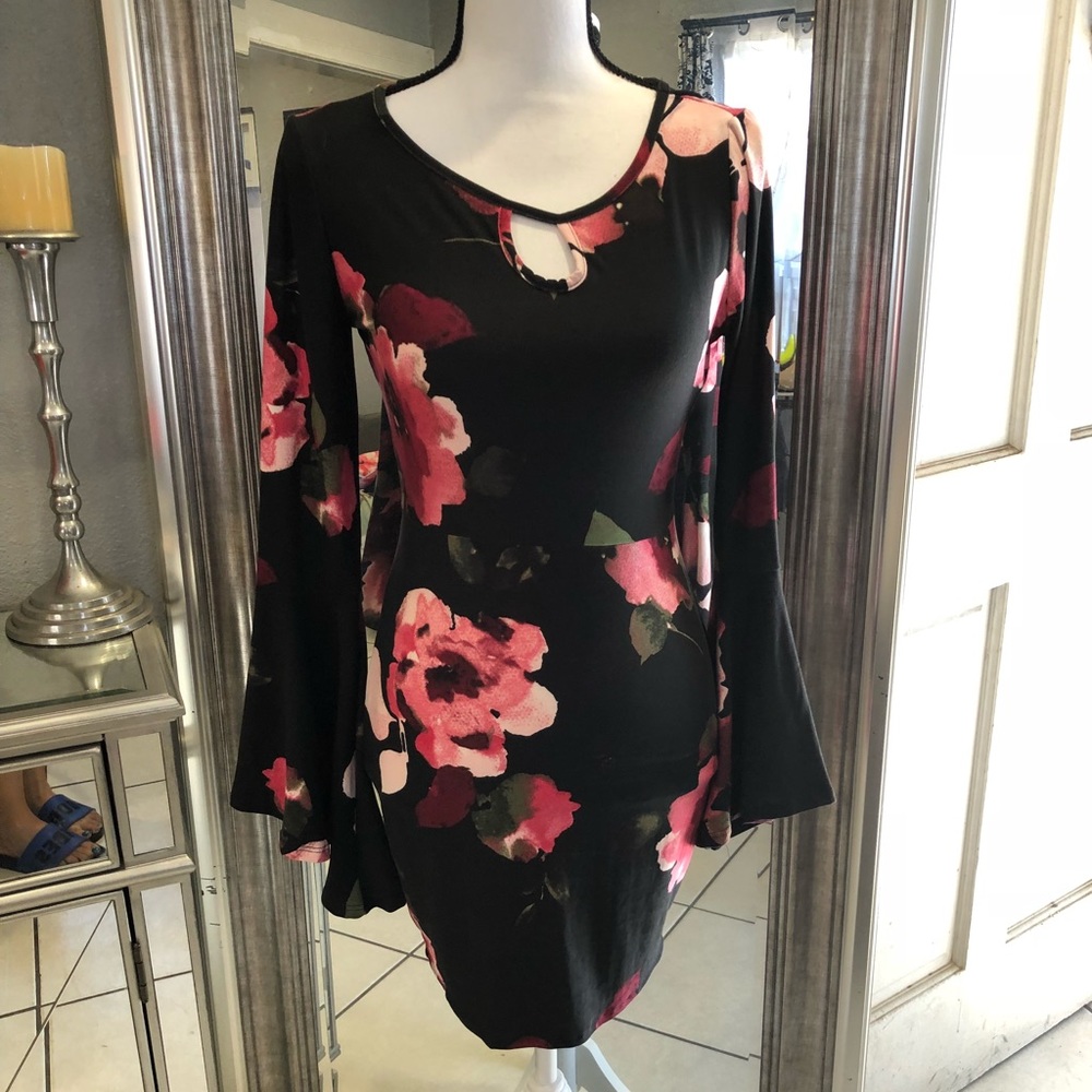 New ! Floral Flare Arm Dress